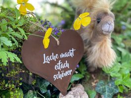 Edelrost Herz „Lache macht eifach schöner“