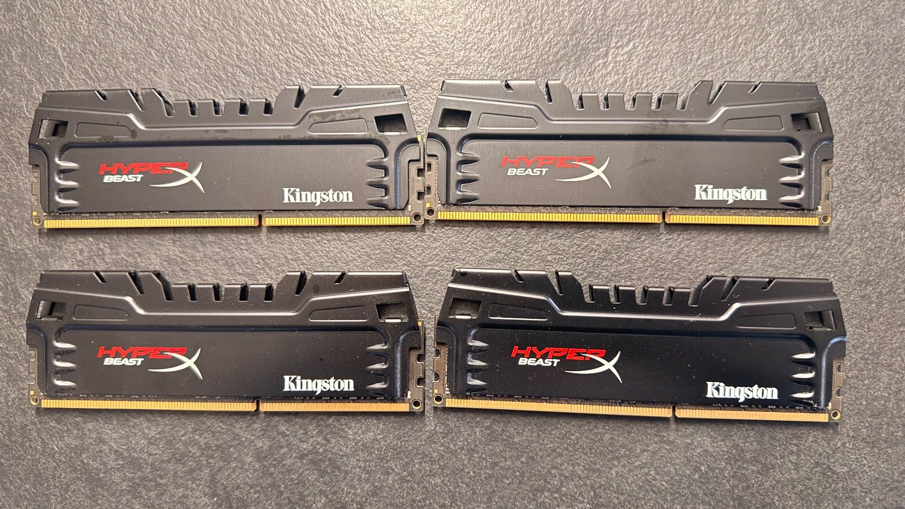 Kingston Memoria / RAM: Memory Kingston Hyper Beast BPMS16B1310 ungetestet – Usato da Balsthal venduto da eugenio.rodriguez