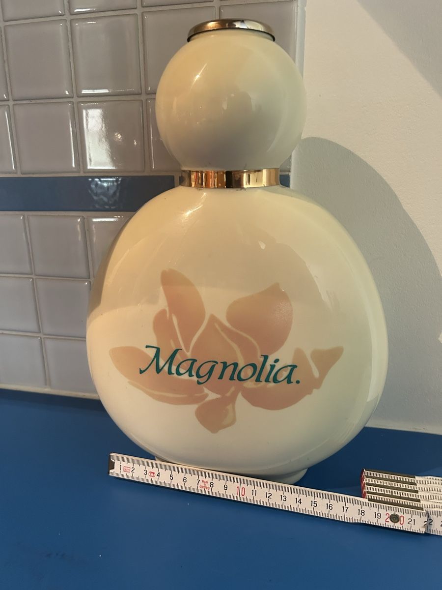 Parfum & Eau de Toilette: Gosse Werbeflasche vom Parfüm Magnolia   – Gebraucht aus Bülach von larson27 1