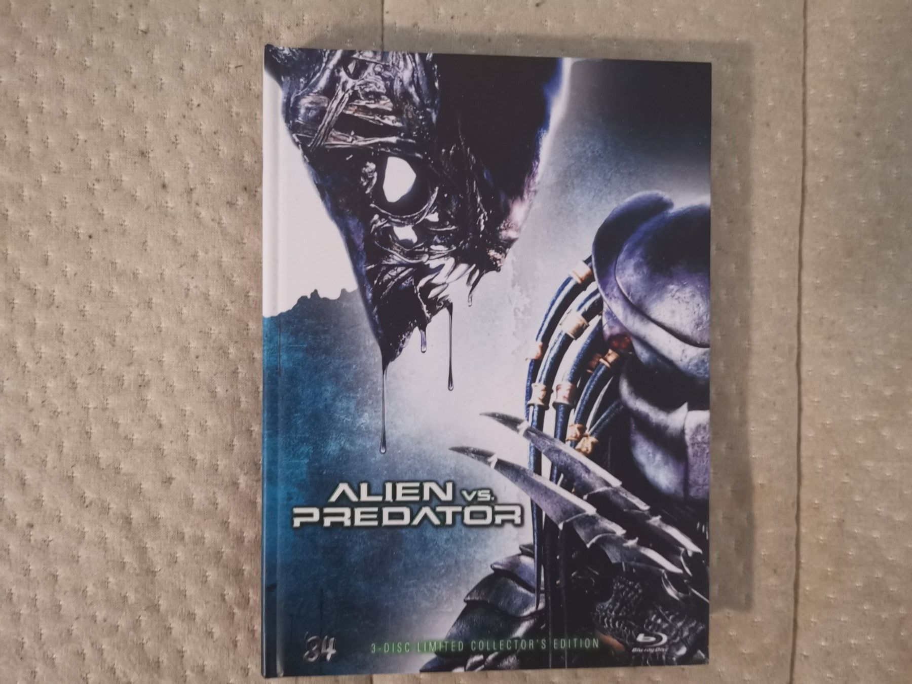Alle DVDs: Alien vs. Predator Mediabook – Gebraucht aus Bern von