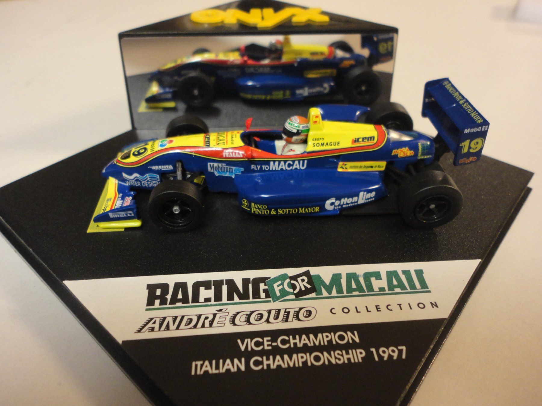 Onyx Modellautos: Onyx Formel 3 Modellauto Andre Couto 1:43 – Neu und originalverpackt aus Horgen von RcModell