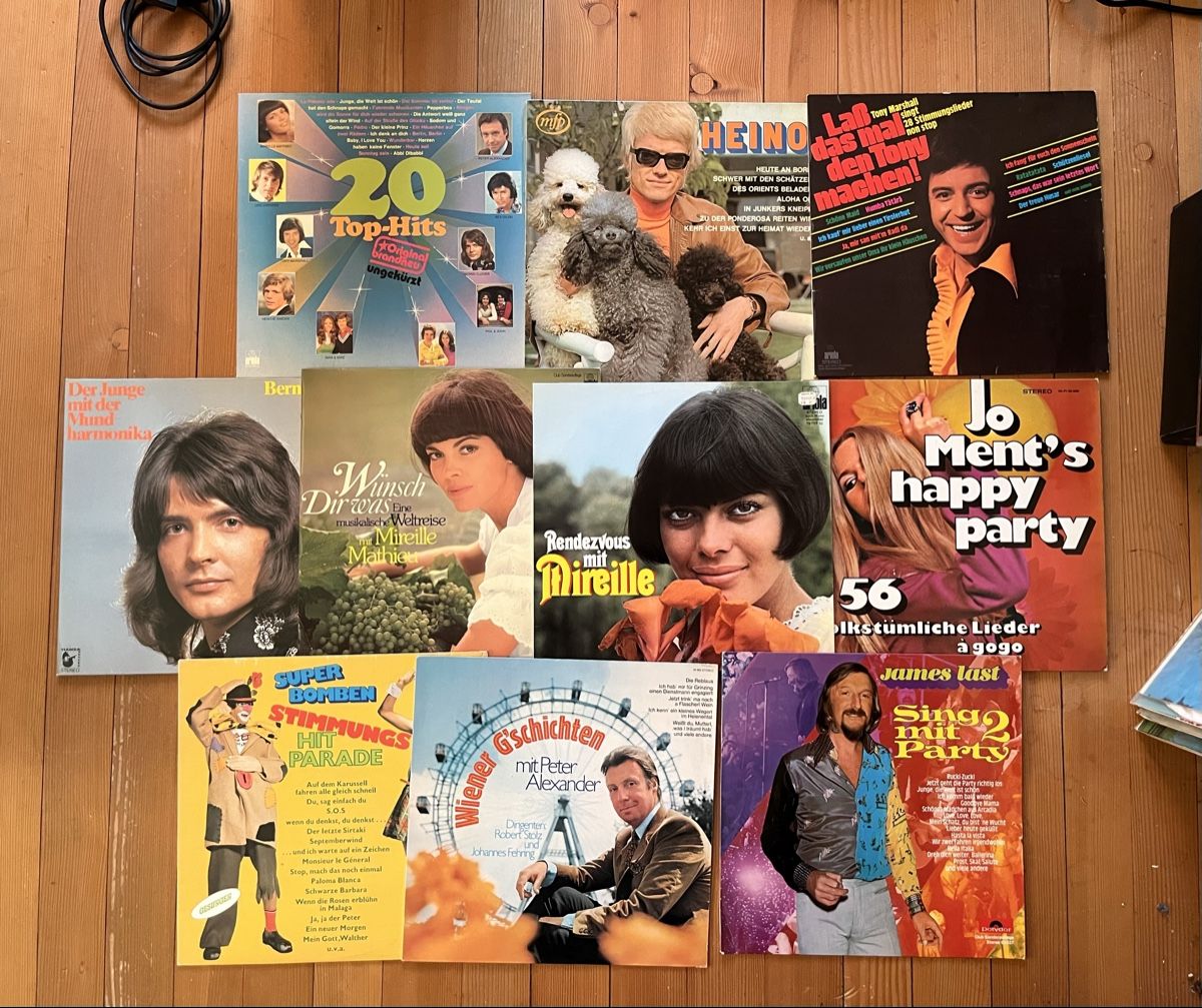 Dischi in vinile: Kleine Schlager-Sammlung auf Vinyl – Usato da Inkwil venduto da RetrOhyeah_Schweiz