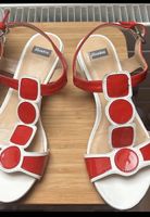 Rote Bata Sommerschuhe