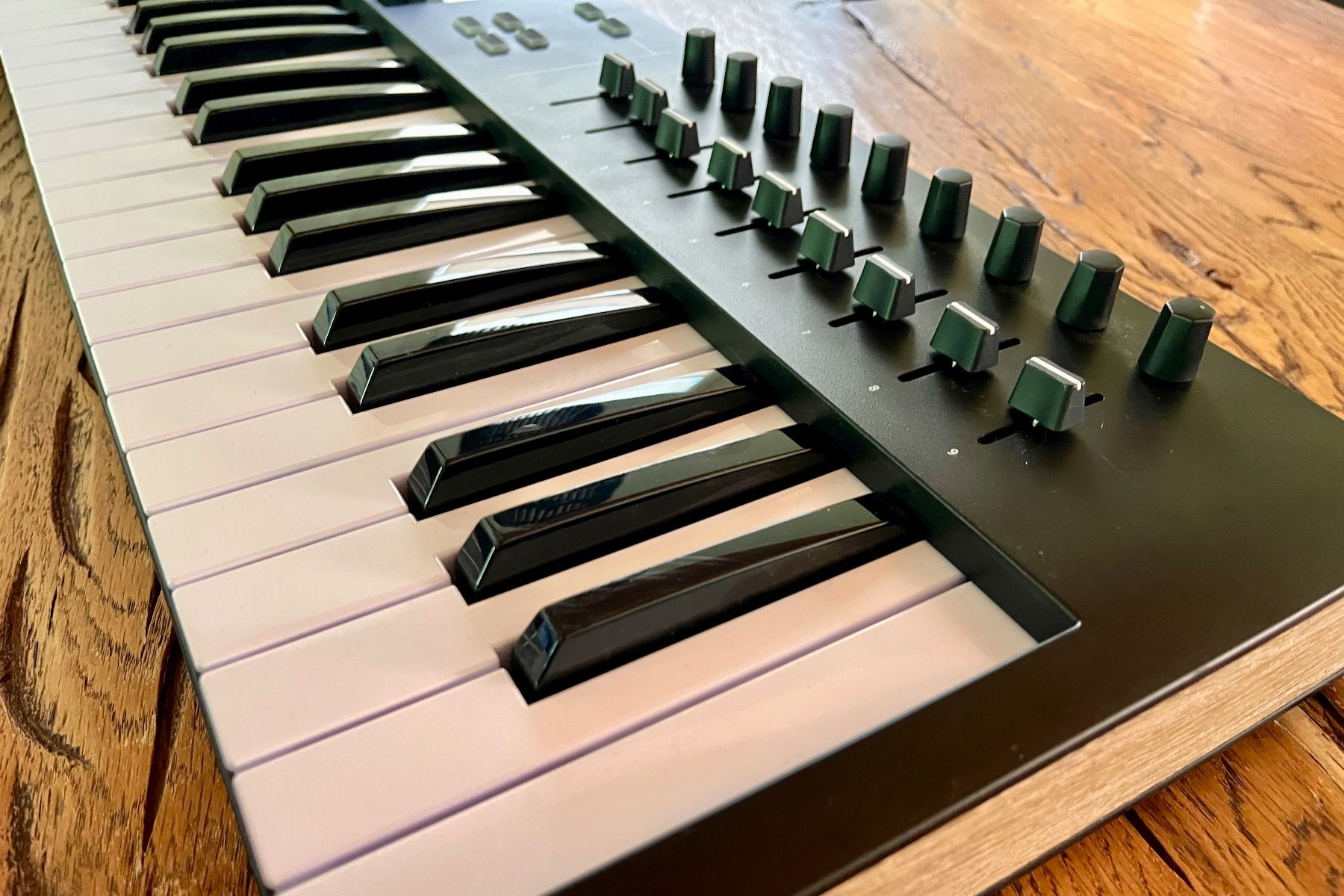 Arturia Musikinstrumente: Arturia Keylab Essential 61 MIDI Keyboard Controller – Gebraucht aus Hirzel von MacPingu01 3