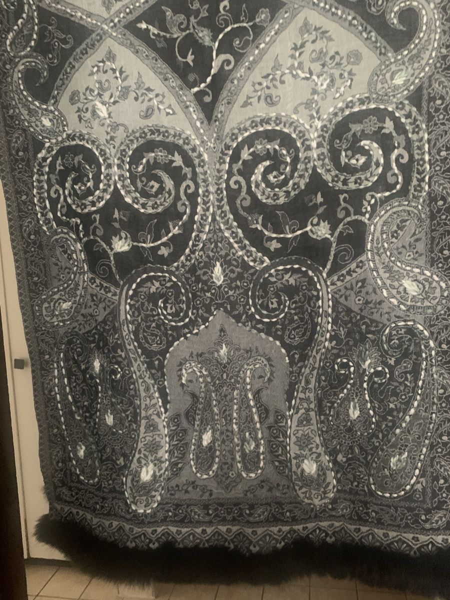 Foulard & Sciarpe: Écharpe chaude en cachemire – Usato da Lausanne venduto da eri_wtq8 1