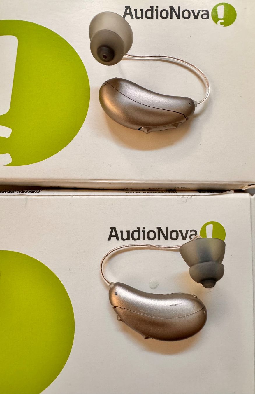 Attrezzature mediche: AudioNova B1-R Hörgeräte 2 Stück – Usato da Hermetschwil-Staffeln venduto da Sigmund57 3