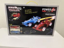 Rennbahn Power plus Junior Mustang 1:43 mit 2 Rennwagen neu