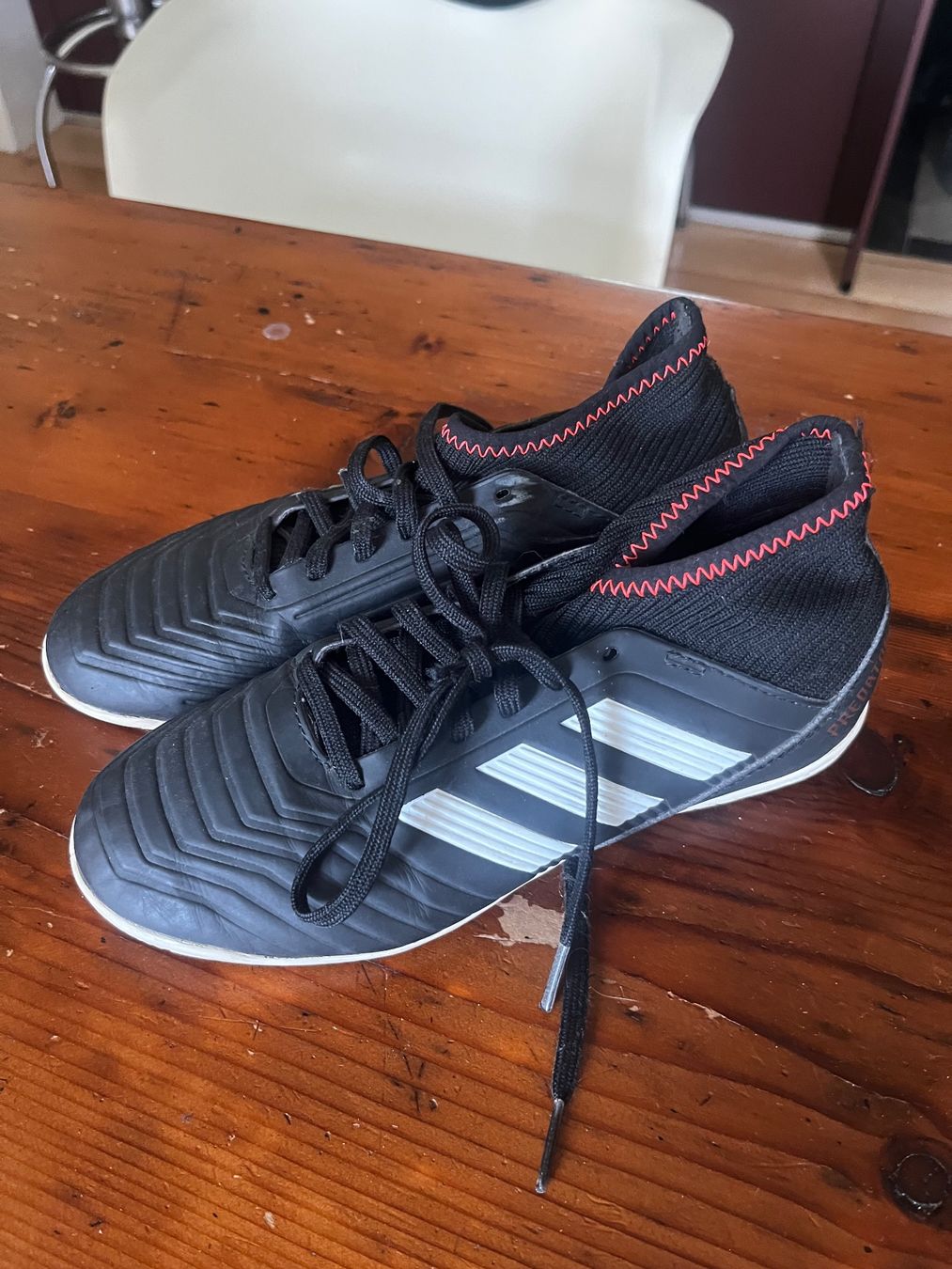 Adidas Scarpe da uomo: Turnschuhe Adidas Predator Grösse 36 – Usato da Bern venduto da ente11