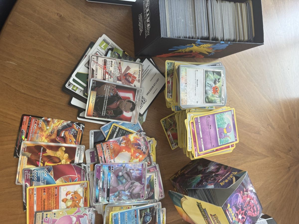 Pokémon Sammelbilder & Trading cards: Lot cartes Pokémon et accessoires  – Gebraucht aus Ittigen von Spirax00 2