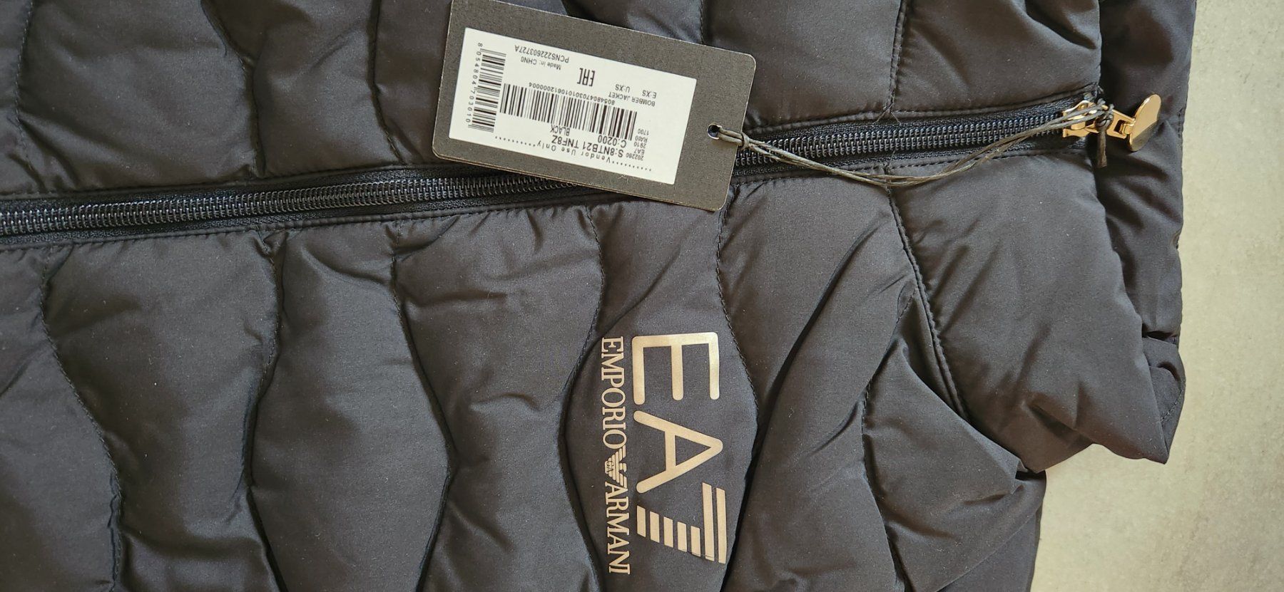 Armani Jacken: Jacke NEU Armani Gr. XS – Neu und originalverpackt aus Lyss von Urma5 3