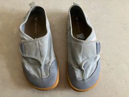 Vivobarefoot 33