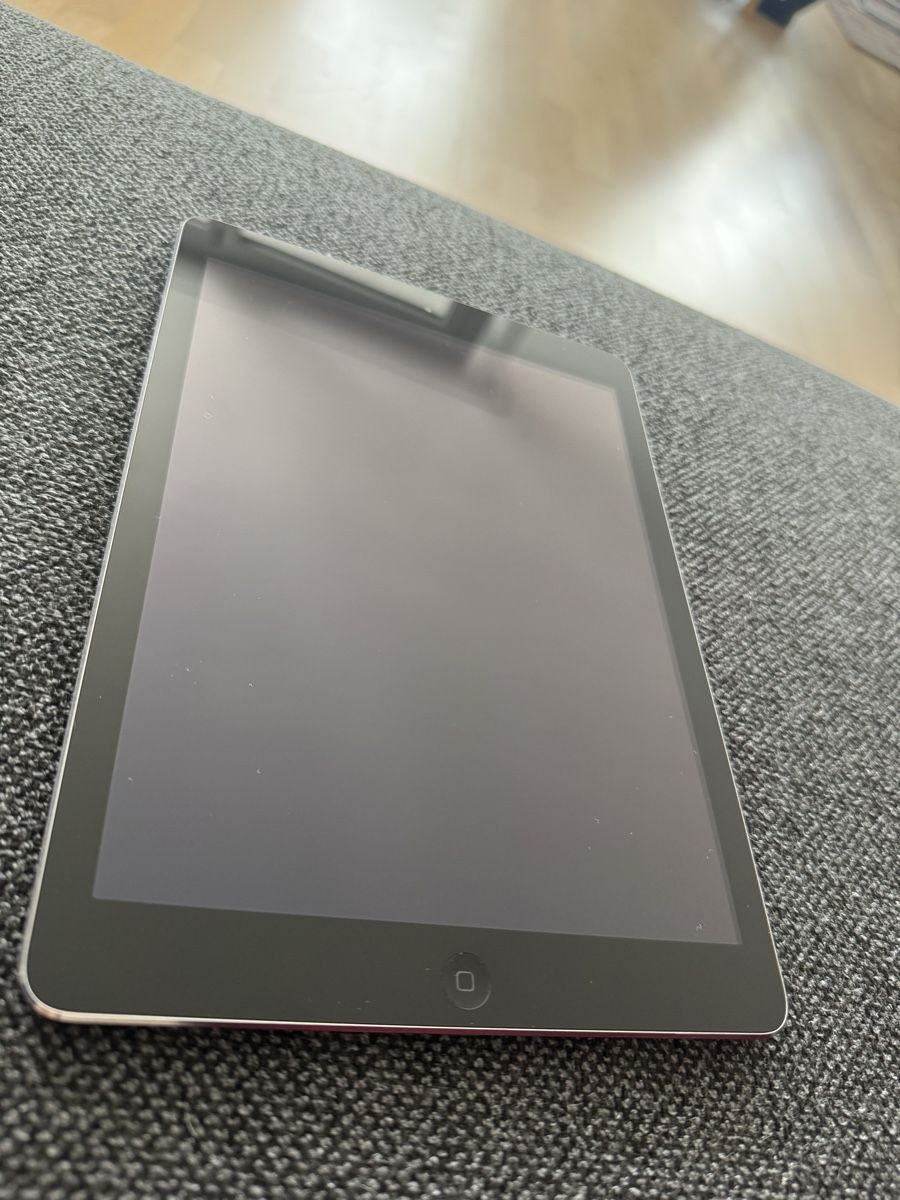 Apple Tablet PC: Apple iPad Air – Gebraucht aus Kriens von thatsvenae 2