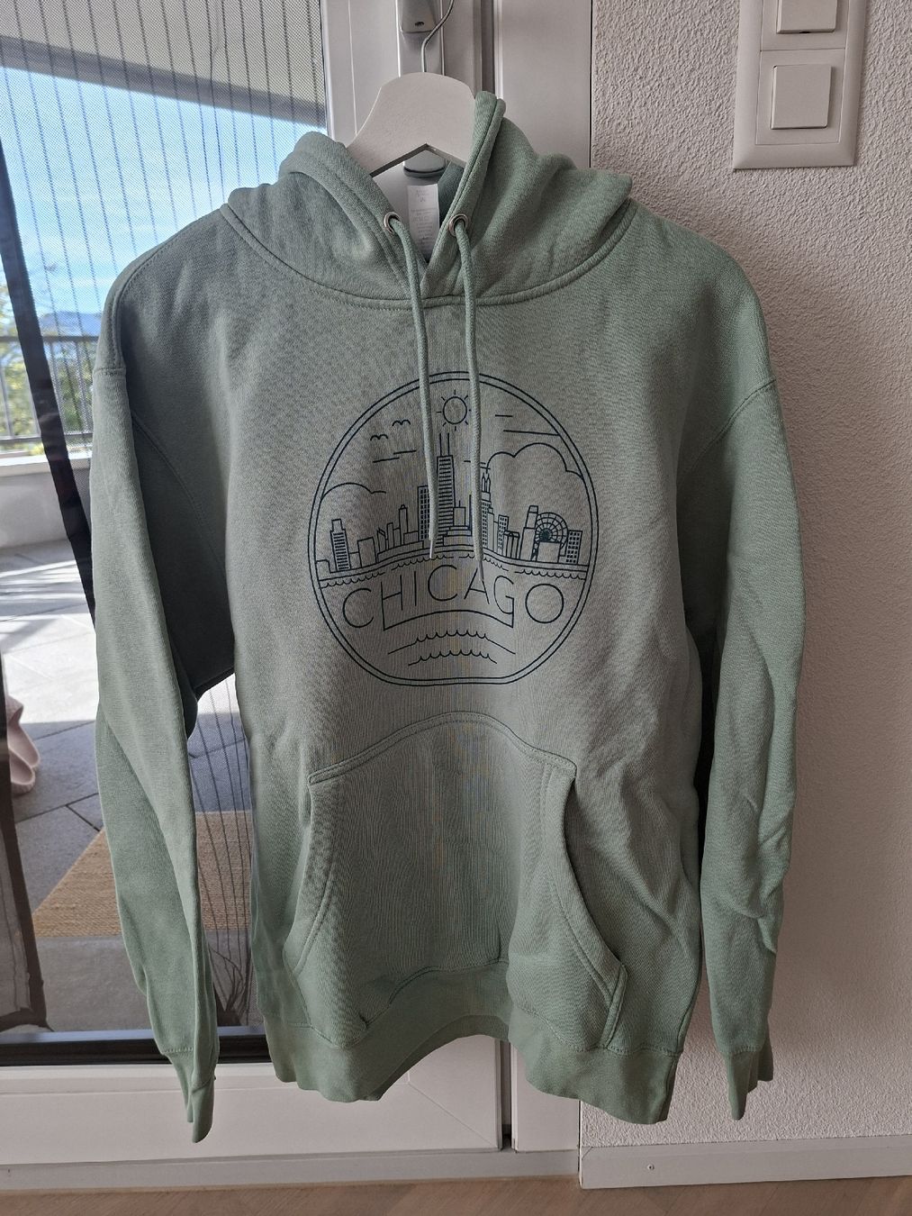 Pullover & Sweatshirts: Chicago Kapuzenpullover grün – Neu (gemäss Beschreibung) aus St. Gallenkappel von cha_k29l