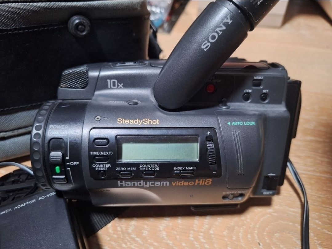 Sony Camcorder: Caméscope SONY CCD 10x Zoom AF  – Gebraucht aus Tannay von v1n1p00h 3