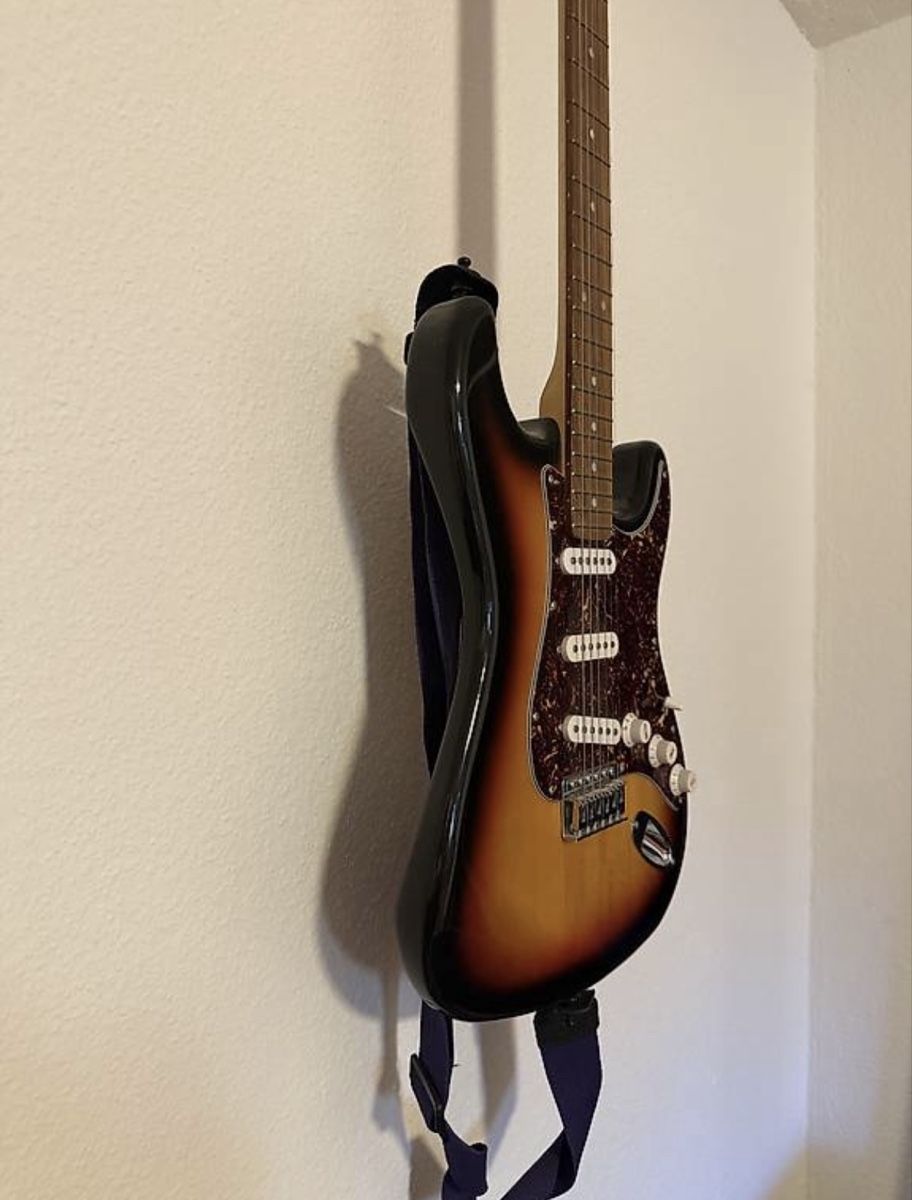 Strumenti musicali: E-Gitarre mit Verstärker – Nuovo (secondo la descrizione) da Basel venduto da len_ydd8 4