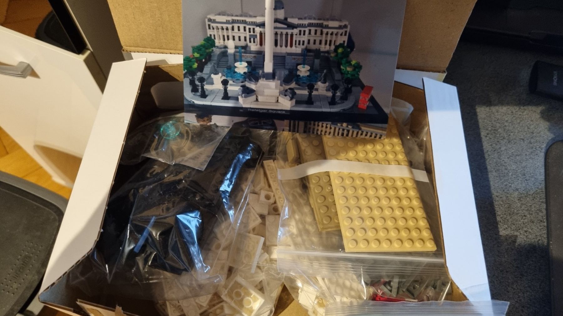 Lego Baukästen: Lego Trafalgar Square 21045 – Gebraucht aus La Chaux-de-Fonds von mikilo1 1