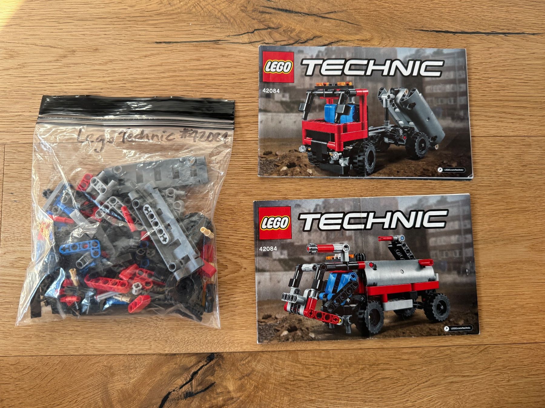 Lego Baukästen: Technic Lego 42084 – Gebraucht aus Wolfhausen von ruizze