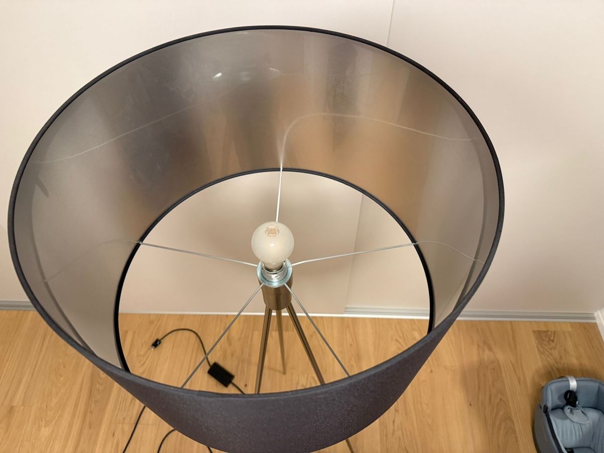 Lampade: Schöne Stehlampe - Tripod Design – Usato da Klingnau venduto da kel_tnz2 1