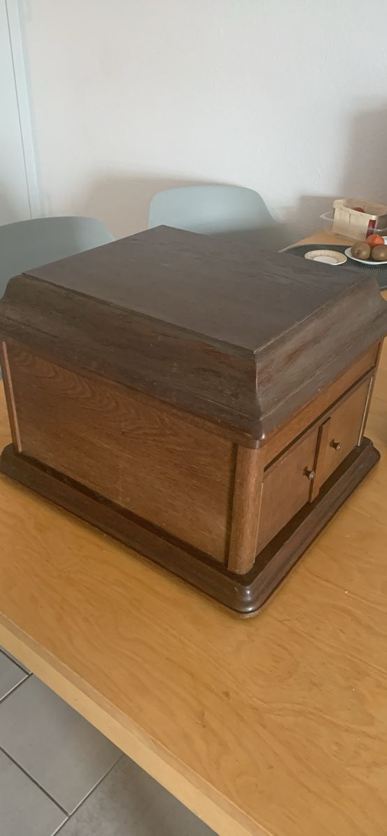 Thorens Giradischi: Ein Plattenspieler Thorens, – Usato da Rafz venduto da kkk2kkk 2