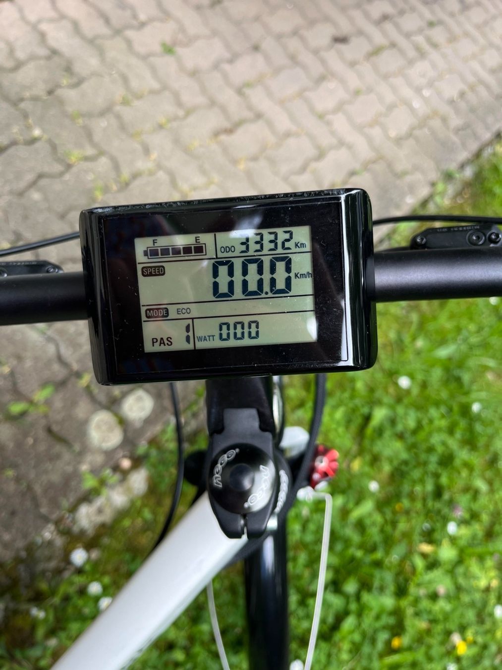Zenith Velos: Zenith E-Bike Cross Road II weiss – Gebraucht aus Zürich von  2
