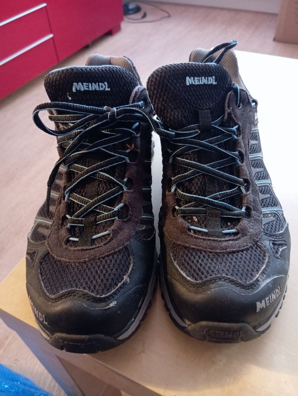 Meindl Scarpe da donna: Meindl Damen-Trekkingschuh Gr. 41 – Nuovo (secondo la descrizione) da Langnau i. E. venduto da tho_n6n5
