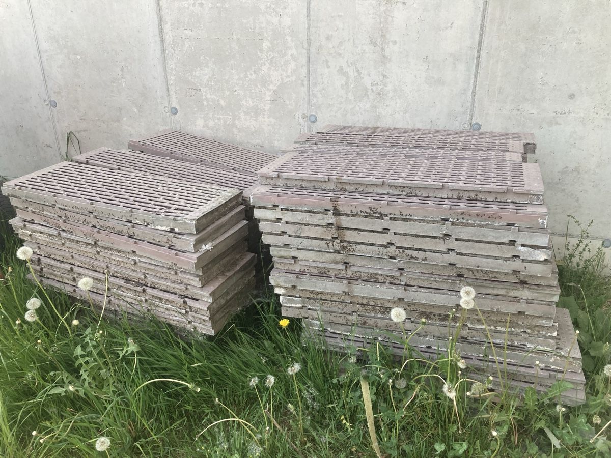 Griglie e Inferriate: Gitterroste Bodenroste Roste Kunststoff  – Usato da Hosenruck venduto da Fox690 2