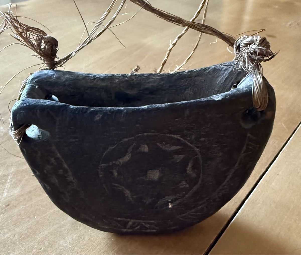 Maschere: Amulette en bois sculpté ethnique – Usato da Les Bayards venduto da aout 2
