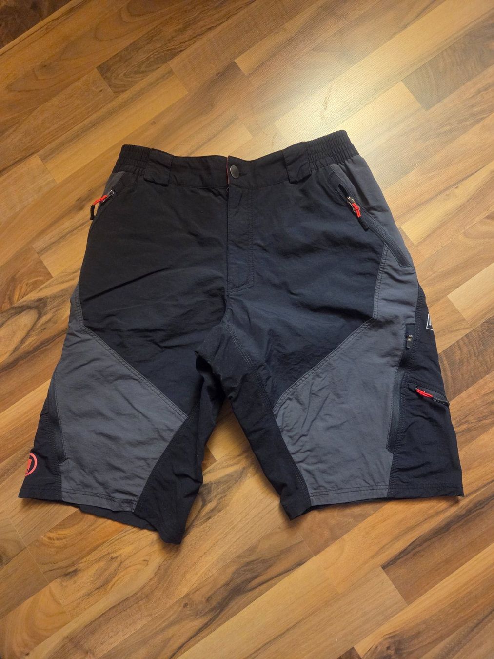 Endura Pantaloni: Velohose Endura Herren M – Usato da Wattwil venduto da manupf