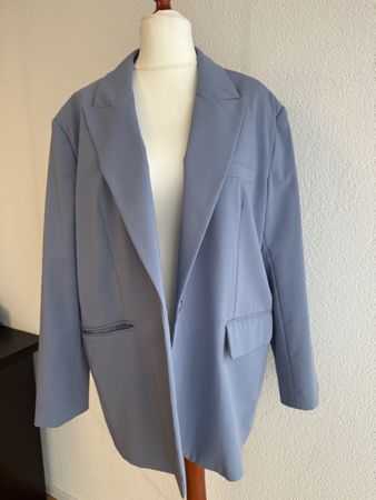 Blazer Bershka hellblau Grösse L nie getragen 