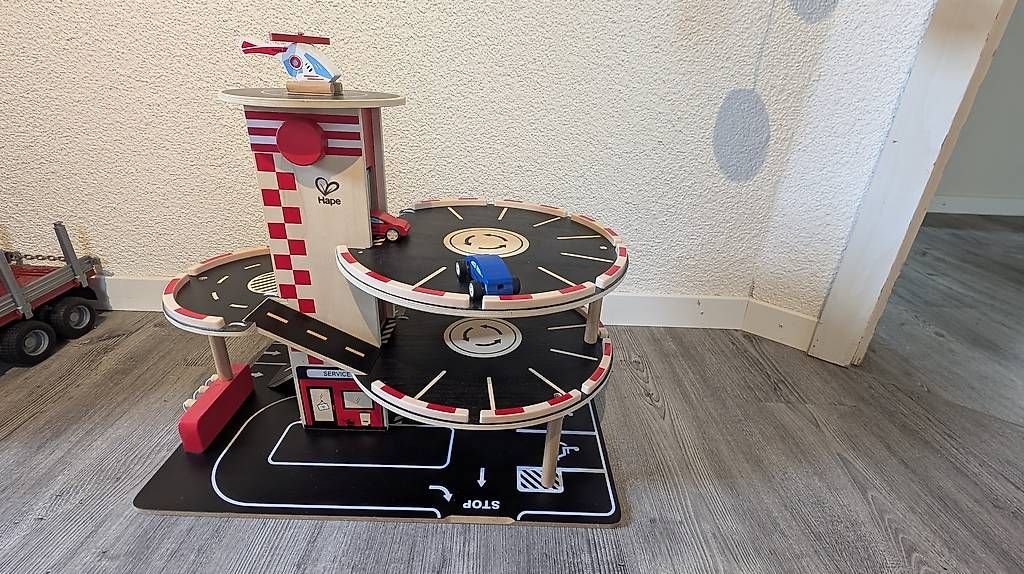 Hape Giocattoli: HAPE Parkhaus – Usato da Andelfingen venduto da abdiabda 3
