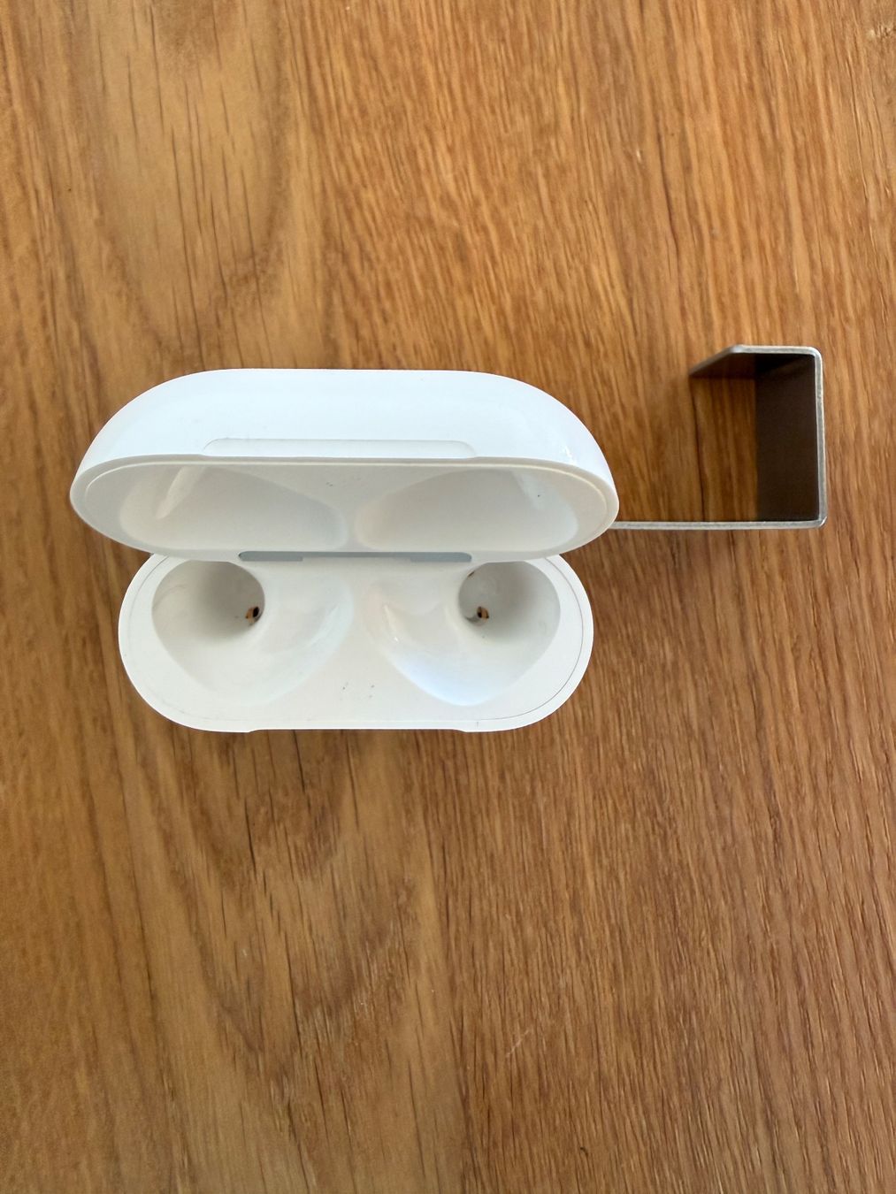 Apple Kopfhörer: APPLE AirPods 4 Charging Case ANC – Gebraucht aus Lausanne von Nine1982 1