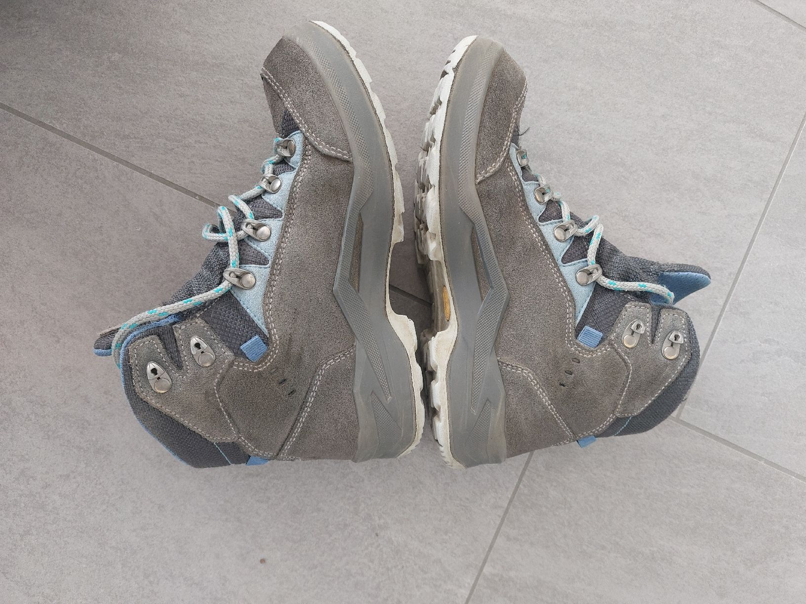 Lowa Scarpe per ragazzi: Wanderschuhe Lowa Gr.36 – Usato da Kerns venduto da cenerentola01 1