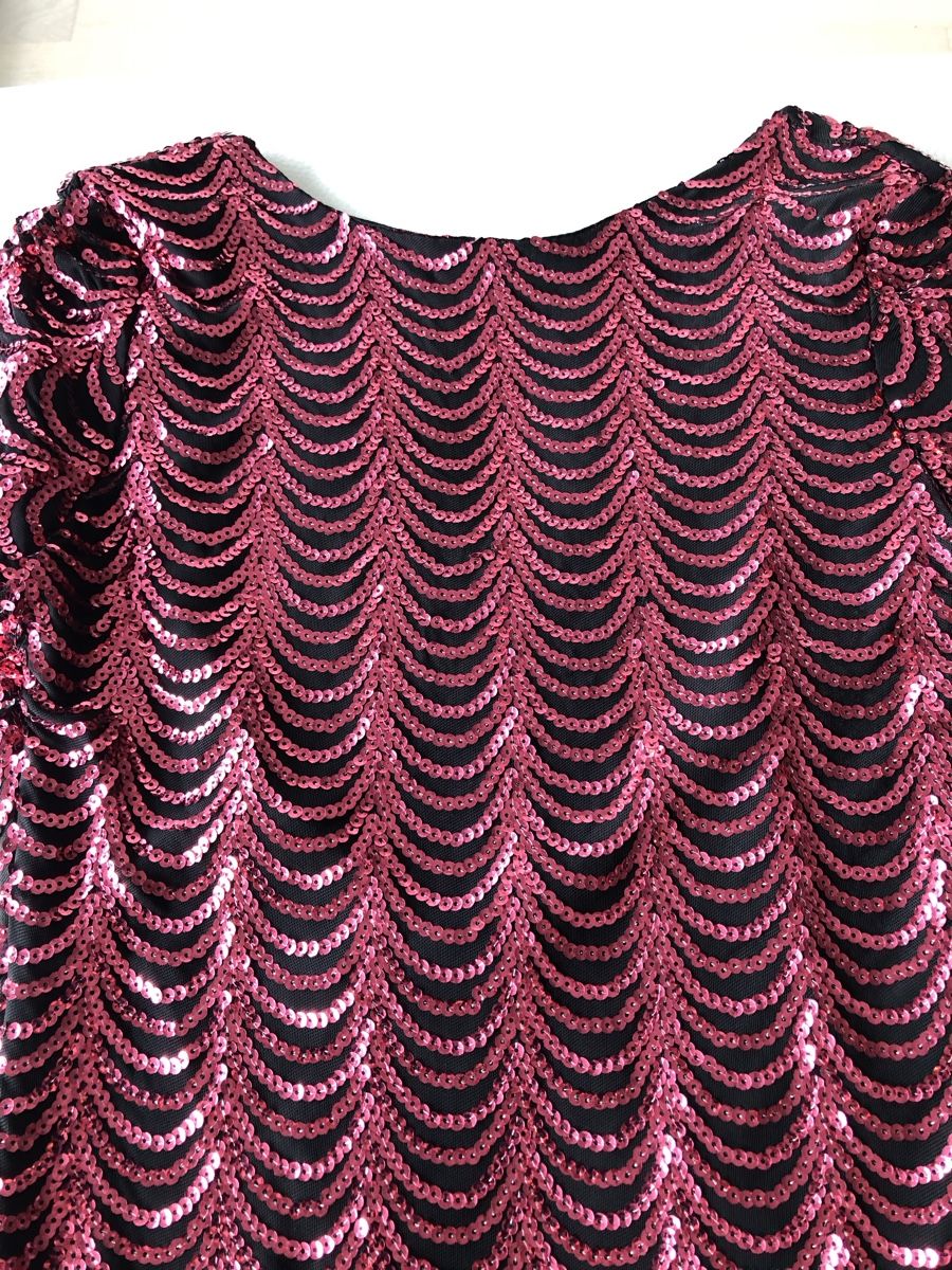 Robes: Robe à sequins rose T38 – D'occasion à Cointrin par sacha1981 2