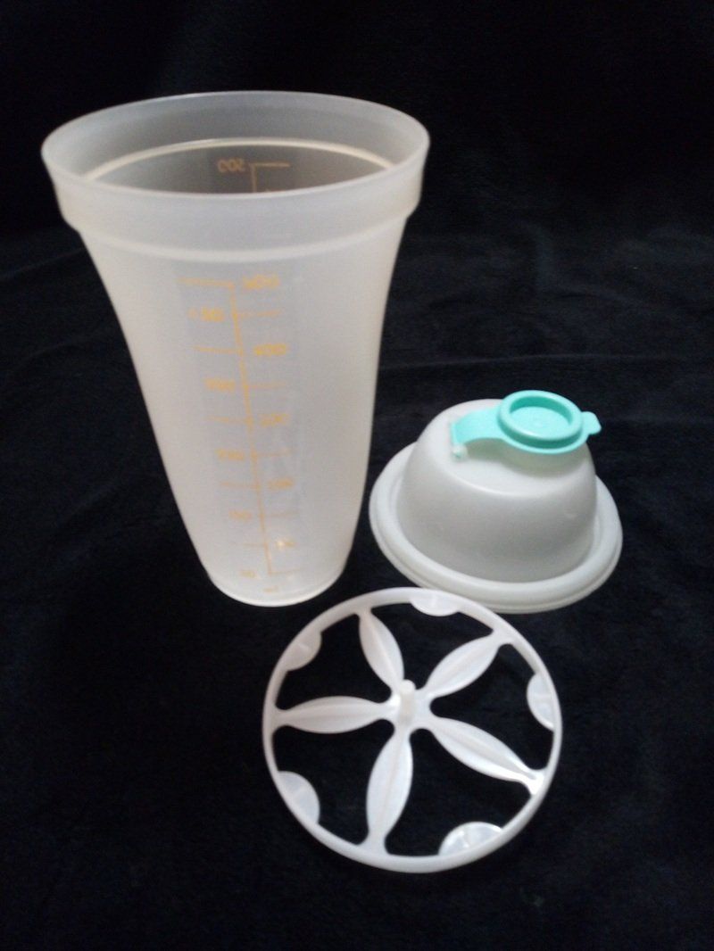 Tupperware Contenitori & Simili: TUPPERWARE Set - 7-teilig - Vorratsdosen, Shaker, Messbecher – Usato da Werdenberg venduto da EXA-Secondhand 9