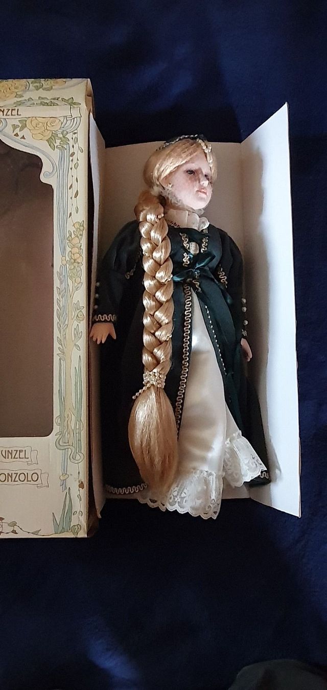 Bambole: Porzellan Puppe Rapunzel – Nuovo e nell'imballaggio originale da Burgdorf venduto da schlange034