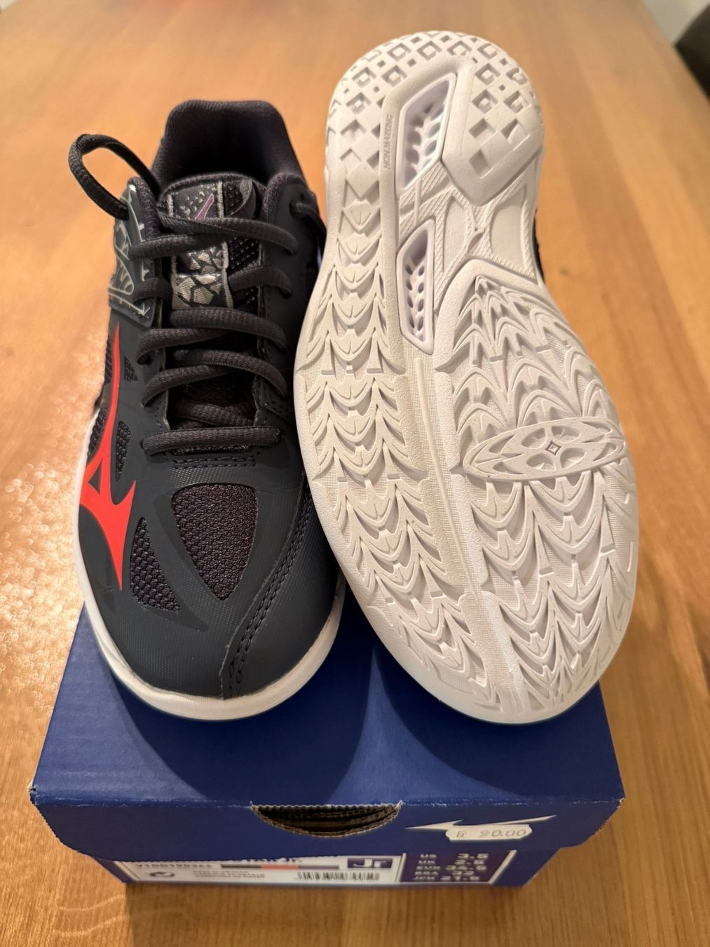 Schuhe für Jungen: Hallenschuhe Mizuno (Kinder) – Neu und originalverpackt aus Herisau von Herisauar 2