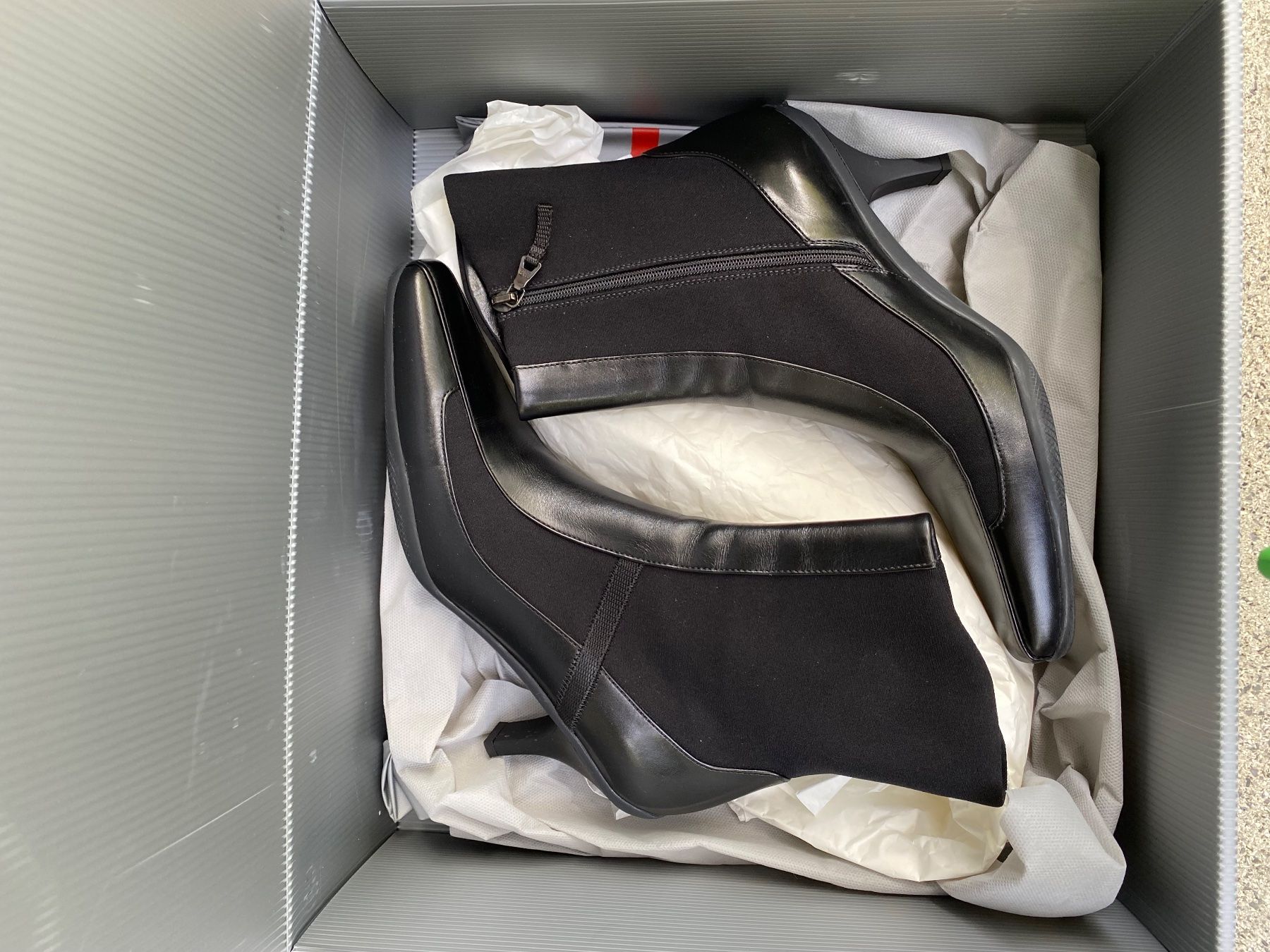 Prada Damenschuhe: Stiefeletten Prada schwarz Grösse 38 – Gebraucht aus Zürich von JDB_Vintage 1