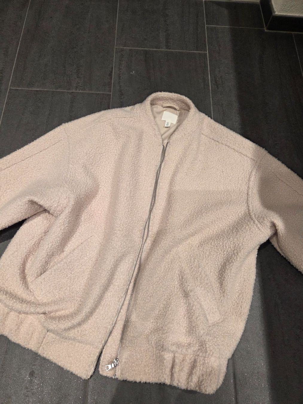 H&M Giacche: Herbstjacke beige – Usato da Oberiberg venduto da Dorimahei 2