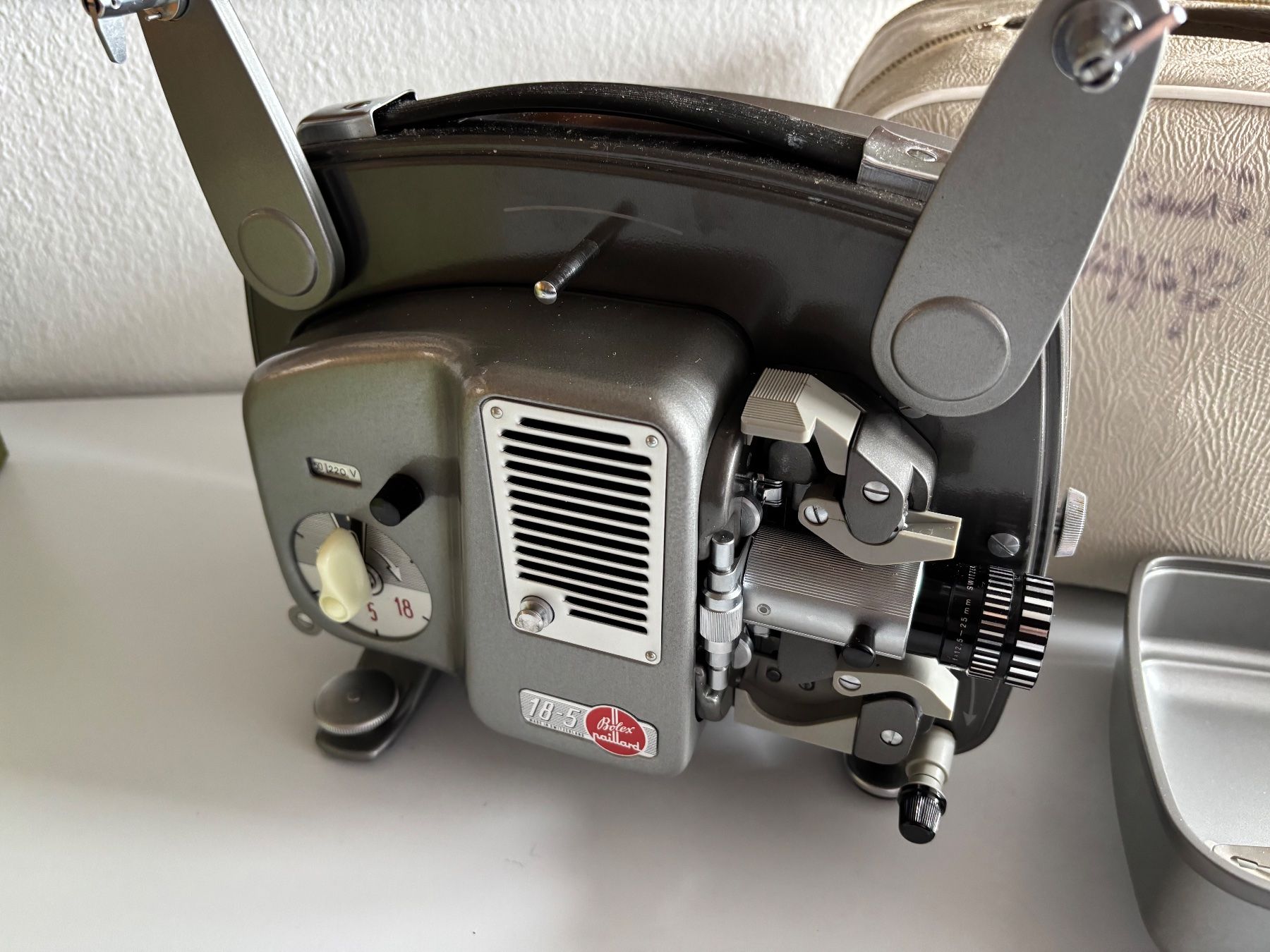 Bolex Proiettori: Bolex 18-5 Normal 8 Projektor, automatisches Einfädeln! – Usato da Bern venduto da raupenimmersatt 1
