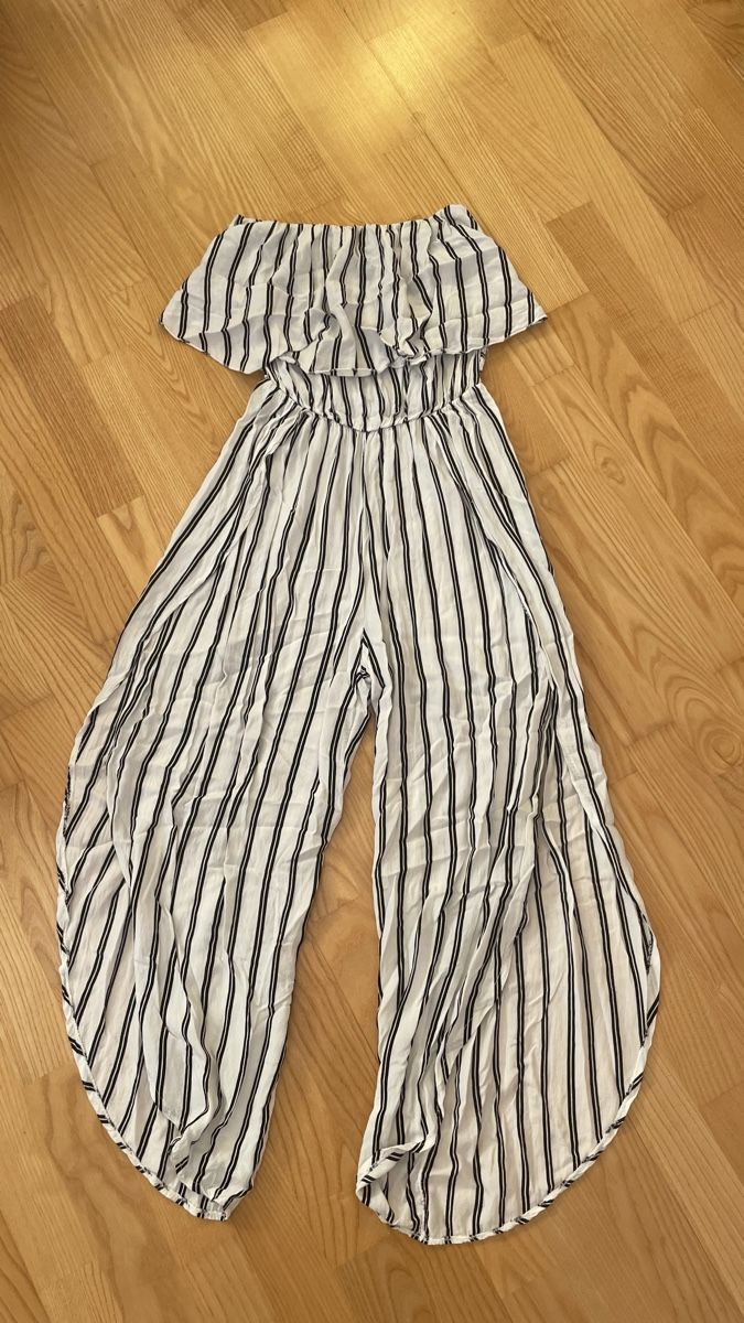 Lotti di vestiti: Kleiderpaket: drei Sommer-Jumpsuits – Usato da Roggwil BE venduto da R.. 6
