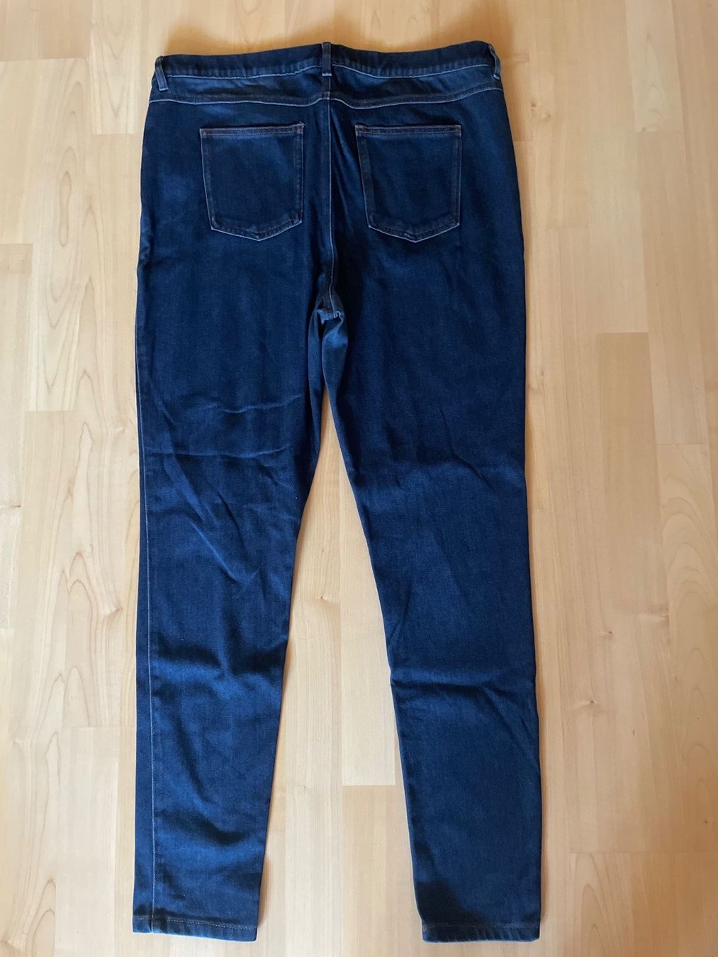 Jeans: Jeans Essentials Damen dunkelblau Grösse 44/46 – Nuovo (secondo la descrizione) da Münsingen venduto da Ckolibri 2