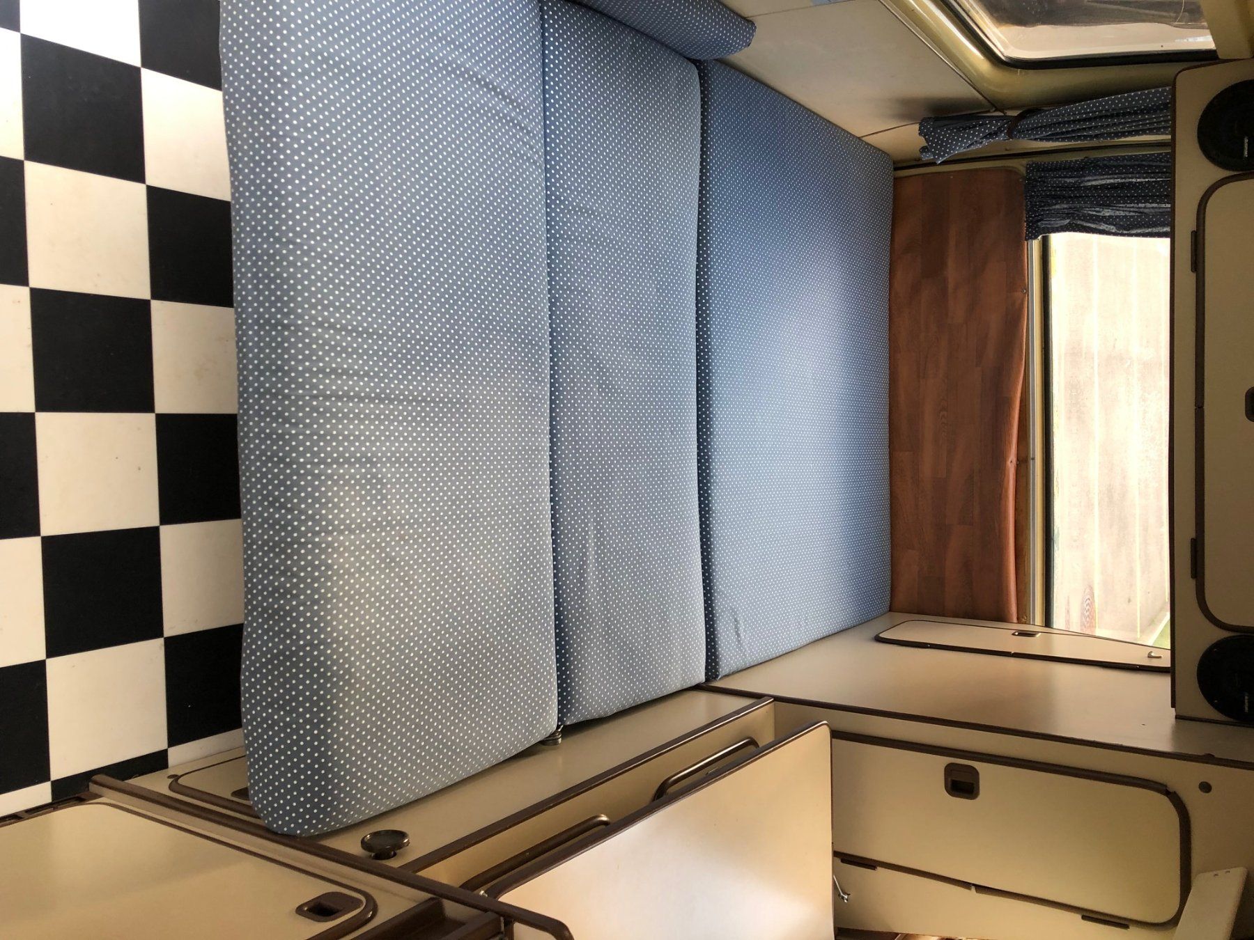 VW Veicoli da campeggio: VW T3 Bus Camper – Usato da Gstaad venduto da Johny3 9