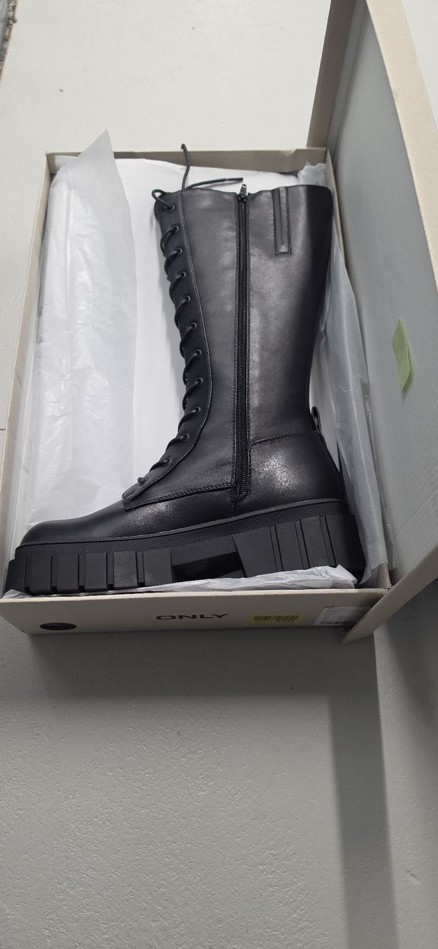 Only Scarpe da donna: neue Only Stiefel Gr.41 / Gothic – Nuovo e nell'imballaggio originale da Zürich venduto da Daniela51 1