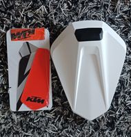 Original KTM Duke Soziusabdeckung weiss inkl. Dekorsatz