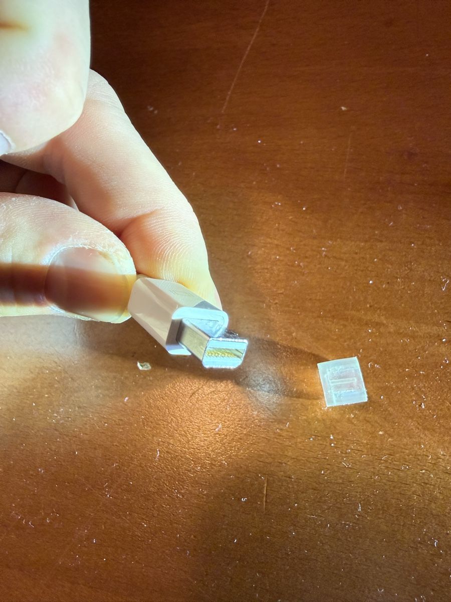 Apple Unità & Adattatore: Apple Thunderbolt VGA Model A1307 – Usato da Chardonne venduto da amonney 2