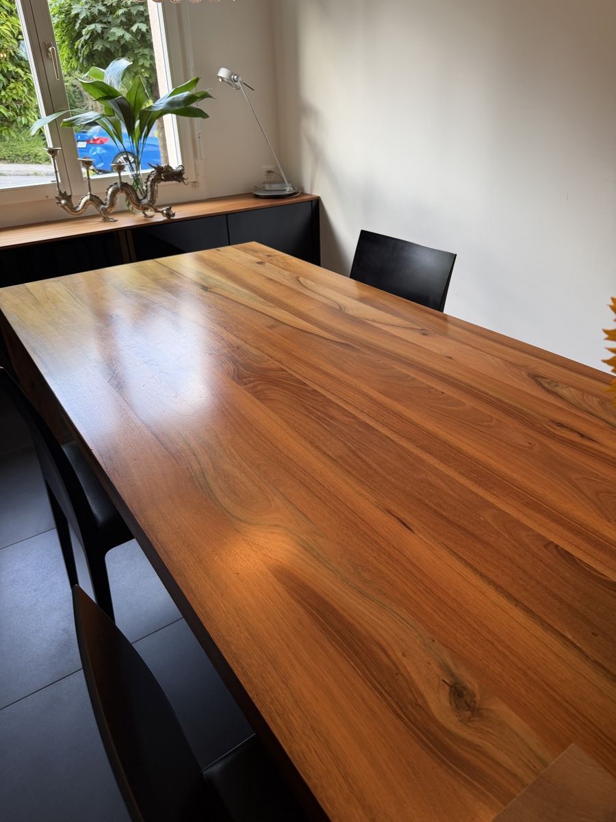 Tavoli: Esstisch Nussbaum Holz massiv 250x90 – Usato da Adliswil venduto da daniel.waldmeier 3