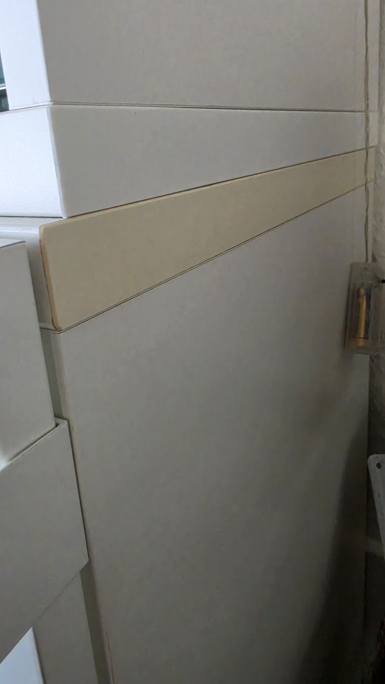 Ikea Vetrine: Vitrinenschrank Besta – Usato da Witterswil venduto da Sasco 2