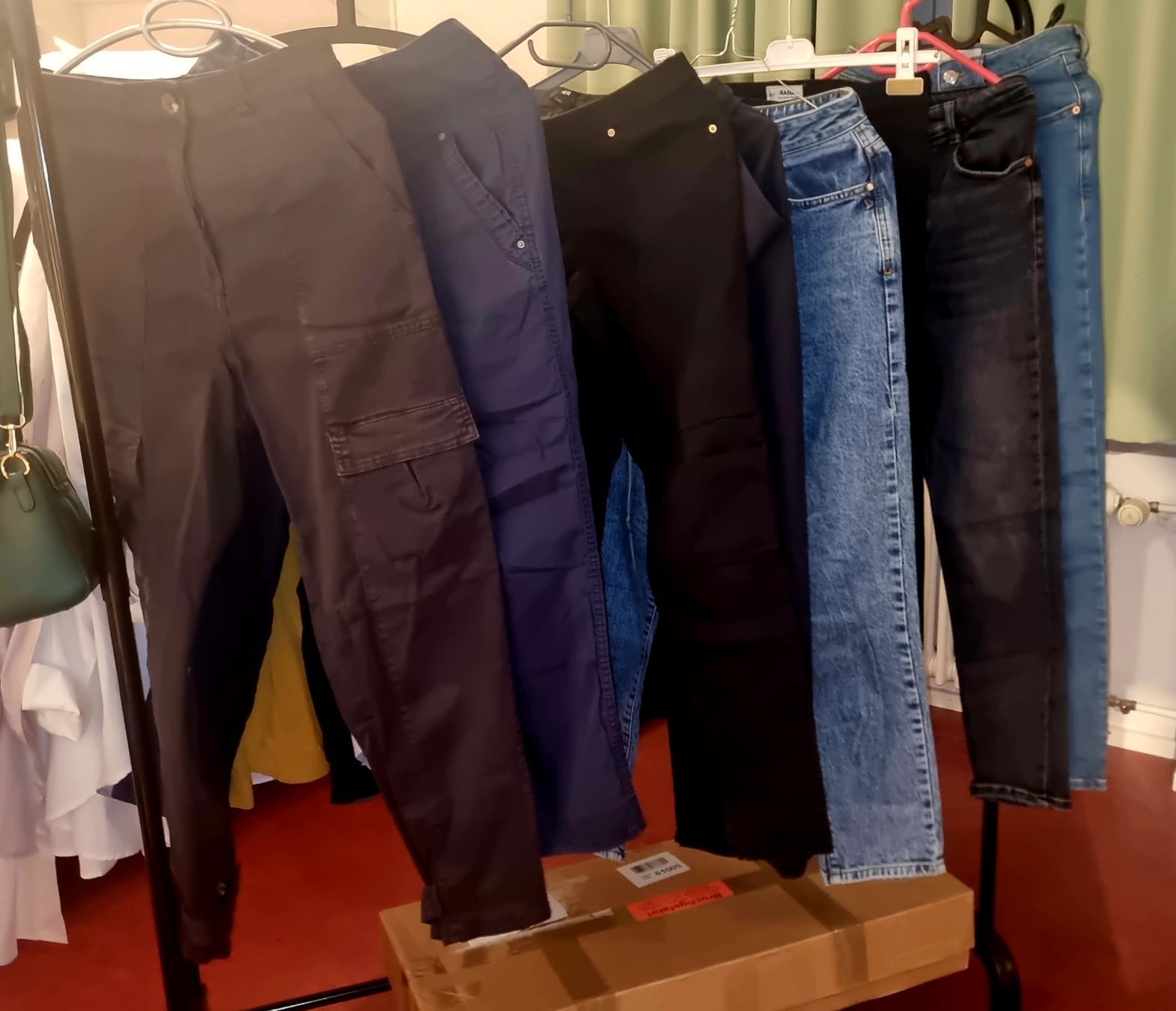 Kleiderpakete: Kleiderpaket 8 Hosen gr 36 – Neu (gemäss Beschreibung) aus Zürich von Ralaualiyas 6