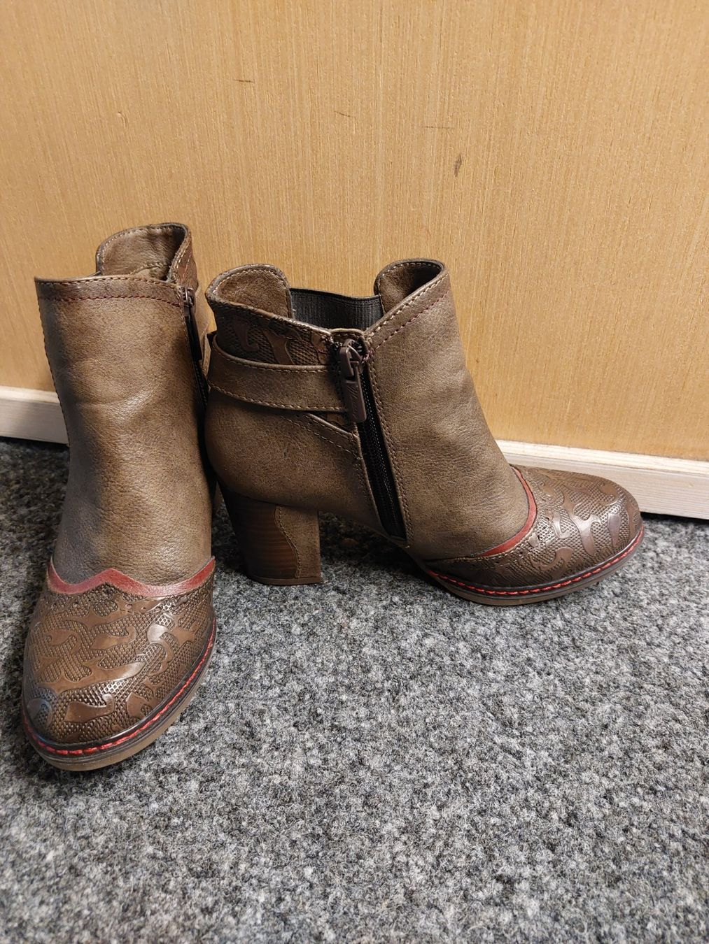 Mustang Scarpe da donna: Stiefeletti Mustang Gr. 36 – Usato da Urtenen-Schönbühl venduto da Kronengold 2