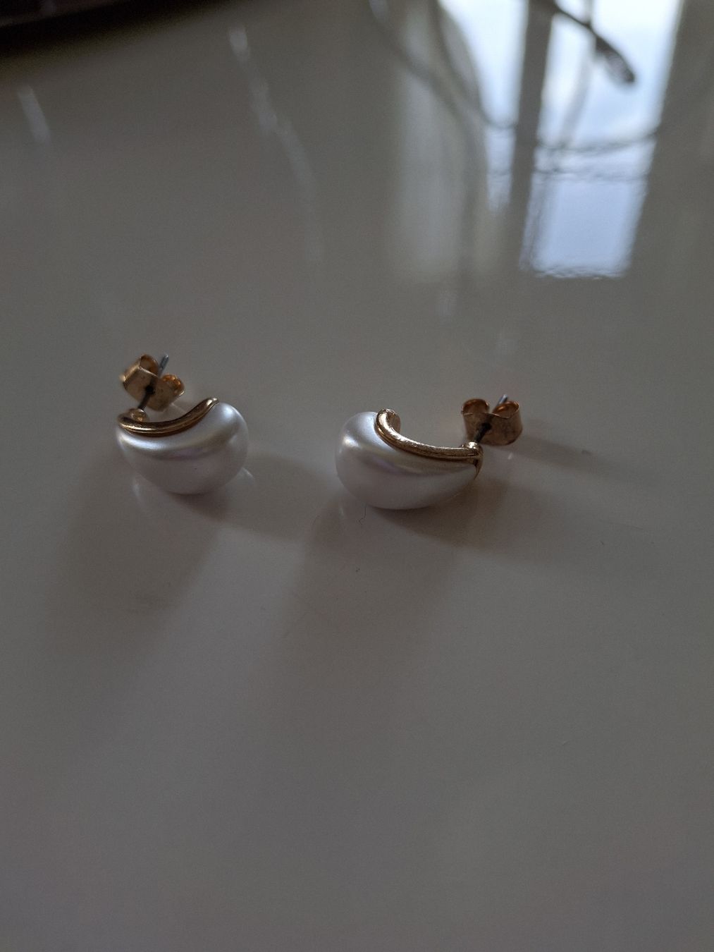 Ohrringe & -stecker: Boucles d'oreilles nacrées  – Gebraucht aus Lausanne von Cognitia 1